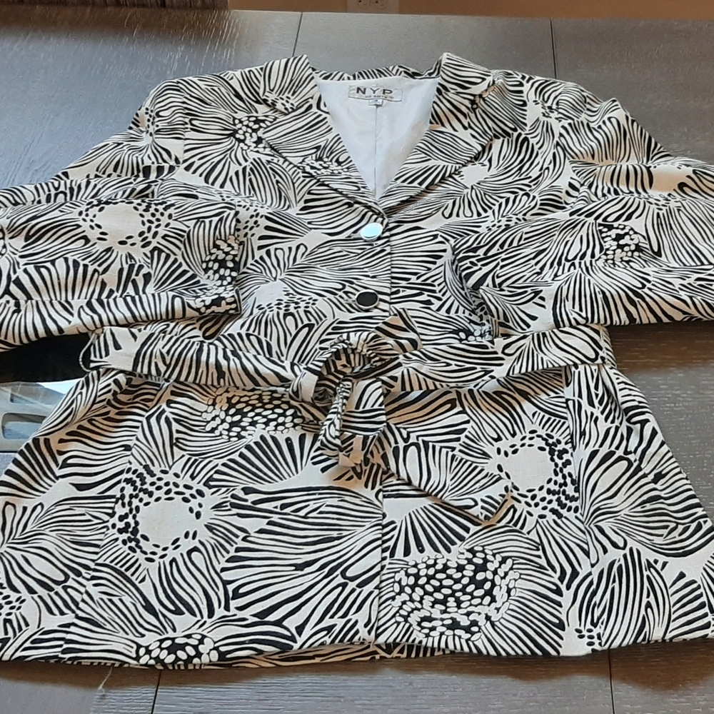 NYP Suits Elegant White Blazer